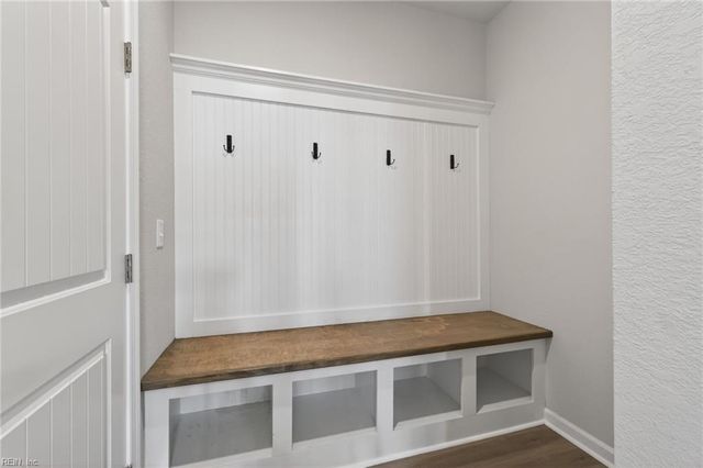 1816 Moravian WALK, Chesapeake, VA 23322