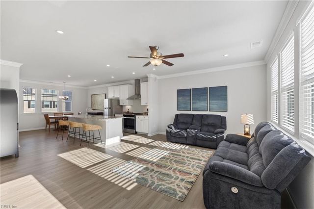 1816 Moravian WALK, Chesapeake, VA 23322