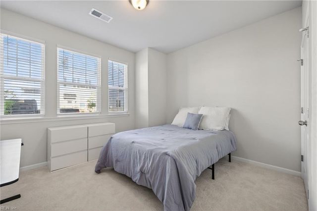 1816 Moravian WALK, Chesapeake, VA 23322