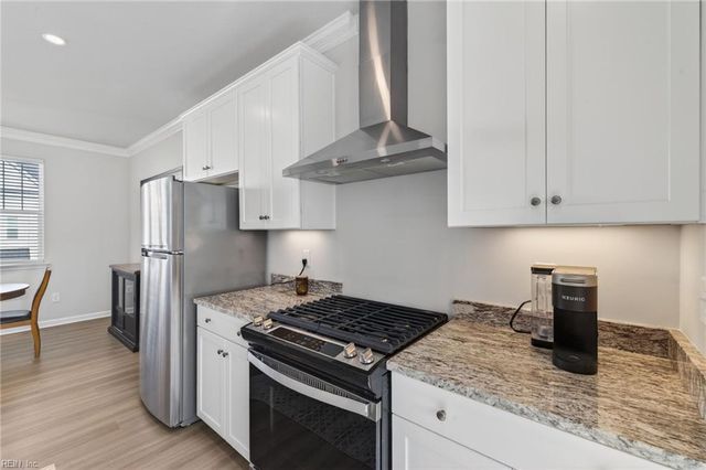1816 Moravian WALK, Chesapeake, VA 23322