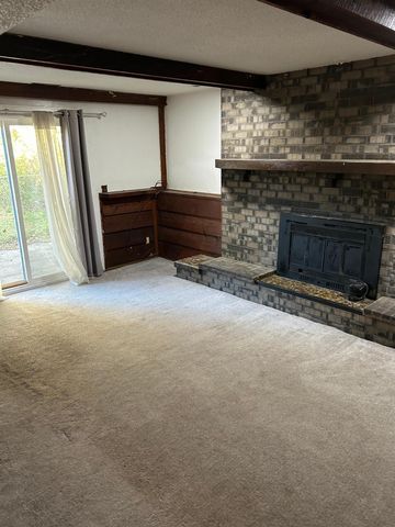 761 116th Avenue NE, Blaine, MN 55434