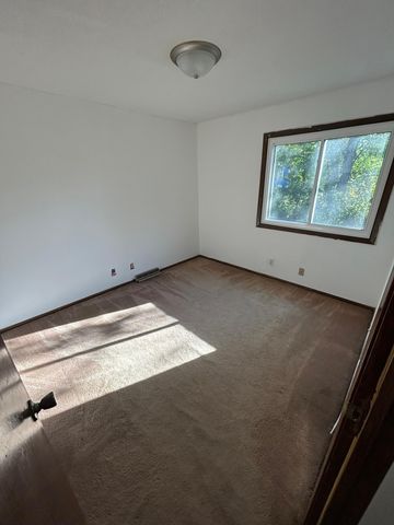 761 116th Avenue NE, Blaine, MN 55434