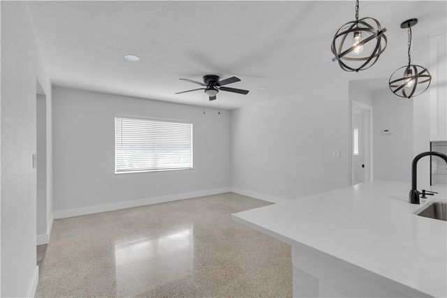 2205 53rd Avenue, Vero Beach, FL 32966