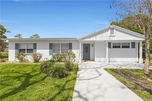 2205 53rd Avenue, Vero Beach, FL 32966