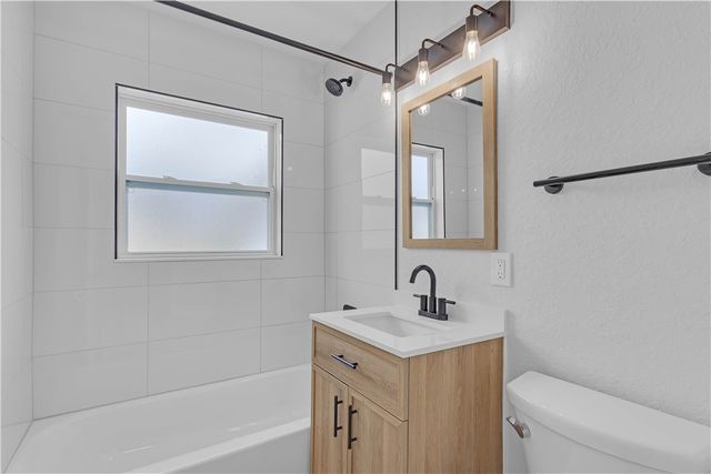 2205 53rd Avenue, Vero Beach, FL 32966