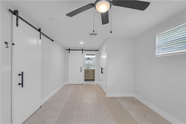 2205 53rd Avenue, Vero Beach, FL 32966