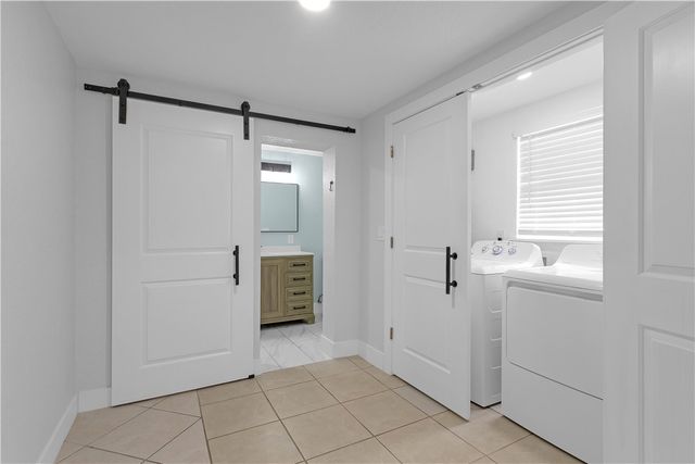 2205 53rd Avenue, Vero Beach, FL 32966