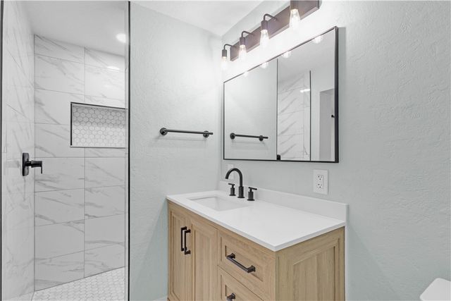 2205 53rd Avenue, Vero Beach, FL 32966