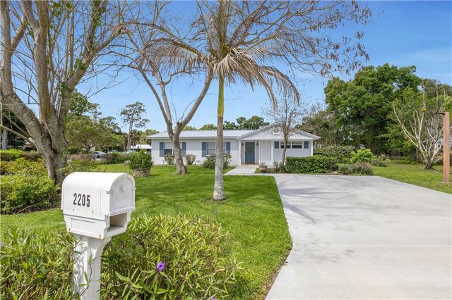 2205 53rd Avenue, Vero Beach, FL 32966