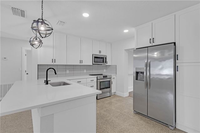 2205 53rd Avenue, Vero Beach, FL 32966