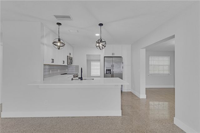 2205 53rd Avenue, Vero Beach, FL 32966