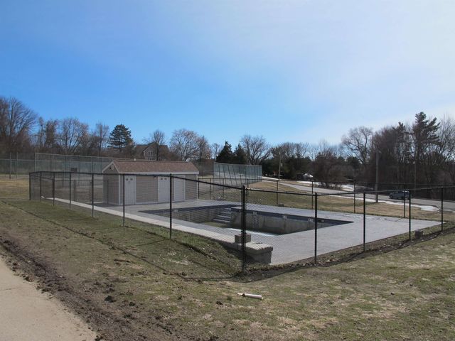 377 Huse Rd Unit 25, Manchester, NH 03103