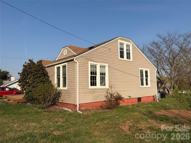 405 Jug Wilson Street, Morganton, NC 28655