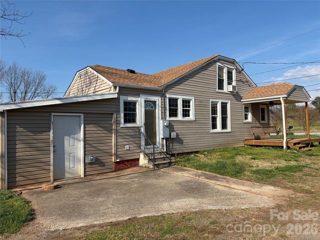 405 Jug Wilson Street, Morganton, NC 28655
