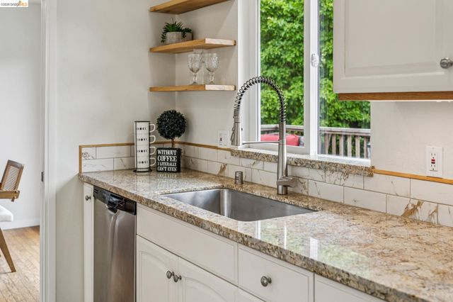 3020 Deseret Dr, Richmond, CA 94803