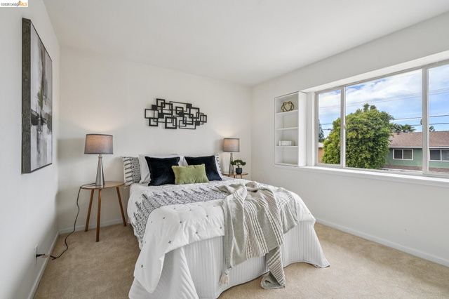 3020 Deseret Dr, Richmond, CA 94803