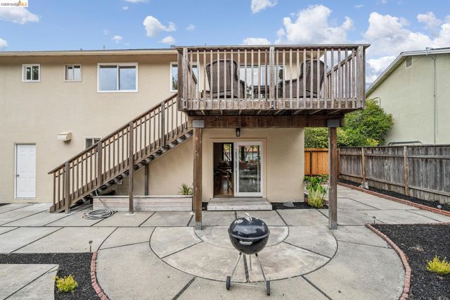 3020 Deseret Dr, Richmond, CA 94803