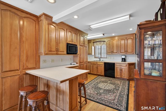 40 Holmes Street, Stonington, CT 06355