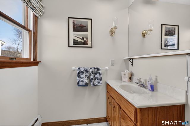 40 Holmes Street, Stonington, CT 06355