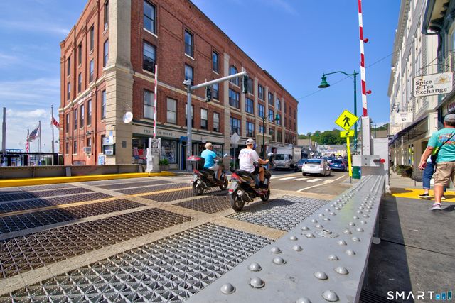 40 Holmes Street, Stonington, CT 06355