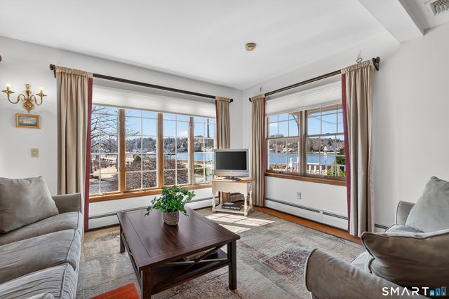 40 Holmes Street, Stonington, CT 06355