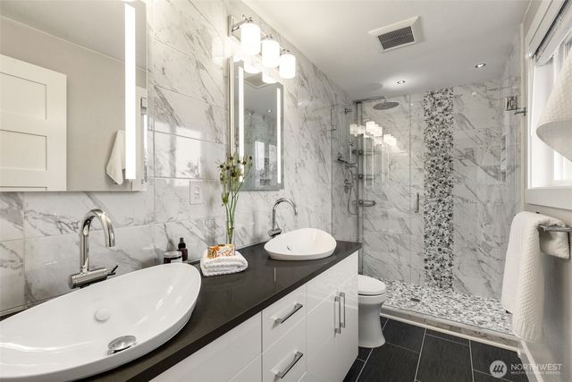 403 Ferndale Avenue NE, Renton, WA 98056