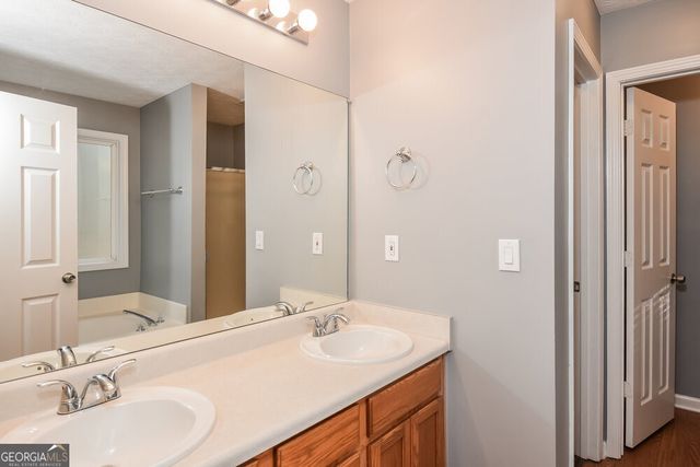 1917 Summit Creek Way, Loganville, GA 30052