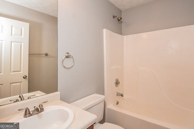 1917 Summit Creek Way, Loganville, GA 30052