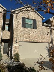 633 Hutchinson Lane, Lewisville, TX 75077