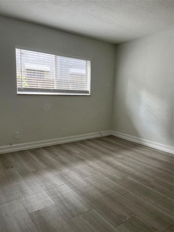 610 NE 29TH Drive 4, Wilton Manors, FL 33334