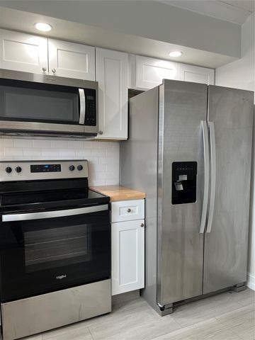 610 NE 29TH Drive 4, Wilton Manors, FL 33334