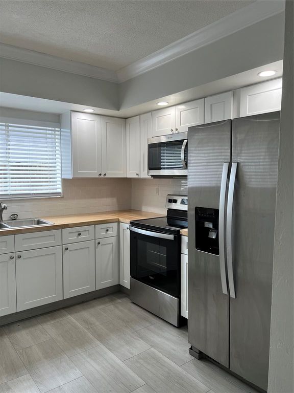 610 NE 29TH Drive 4, Wilton Manors, FL 33334