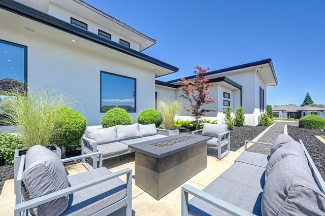 612 Thalassa Ct, El Dorado Hills, CA 95762