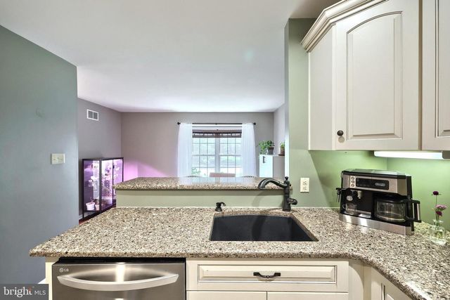 48 JEAN LO WAY, York, PA 17406