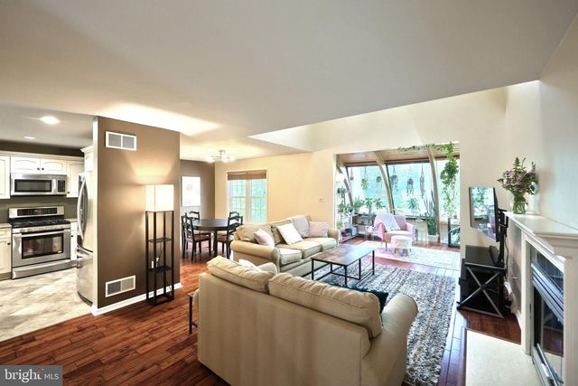48 JEAN LO WAY, York, PA 17406