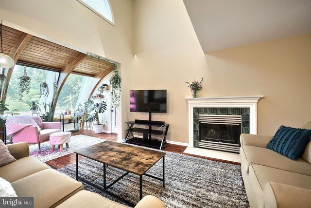 48 JEAN LO WAY, York, PA 17406
