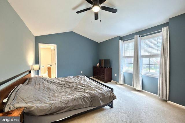 48 JEAN LO WAY, York, PA 17406