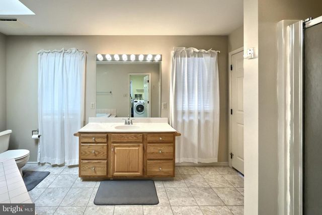 48 JEAN LO WAY, York, PA 17406