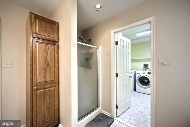 48 JEAN LO WAY, York, PA 17406