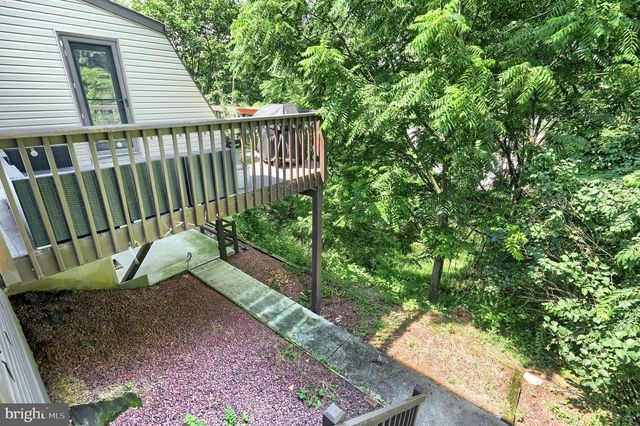 48 JEAN LO WAY, York, PA 17406