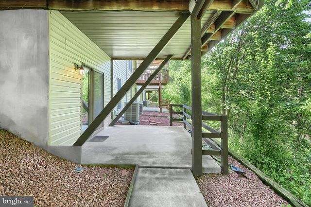 48 JEAN LO WAY, York, PA 17406
