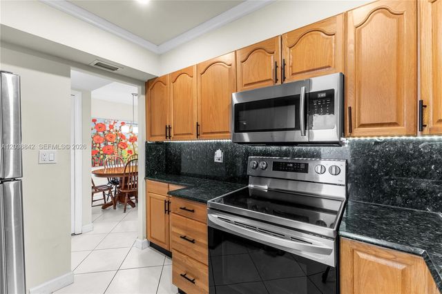 2903 Point East Dr K301, Aventura, FL 33160