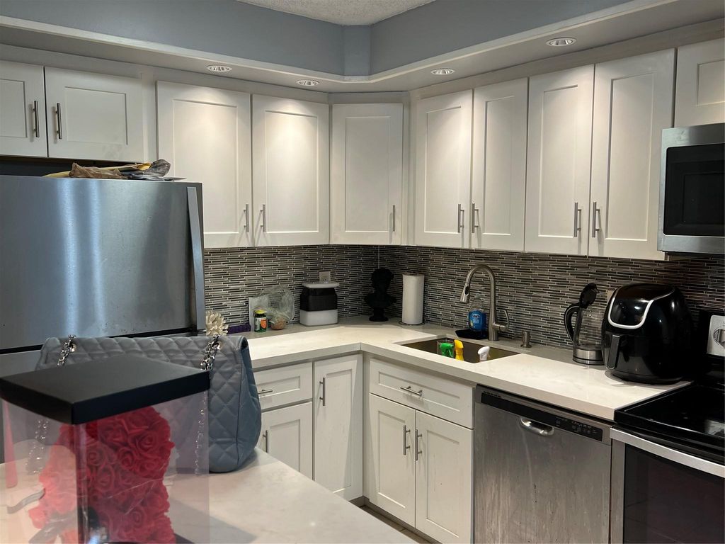 9745 W Mcnab Road 110, Fort Lauderdale, FL 33321