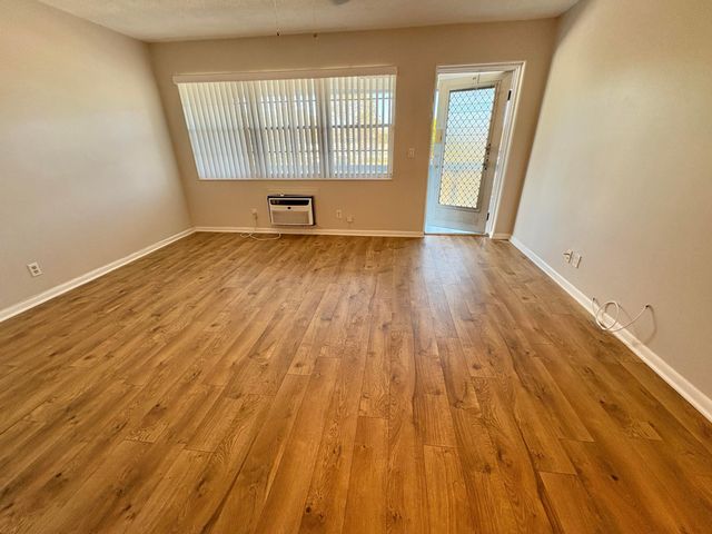 372 Camden P, West Palm Beach, FL 33417