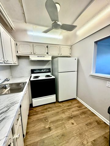 372 Camden P, West Palm Beach, FL 33417