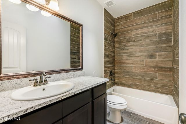 12460 Orchard Park Drive, Clint, TX 79836