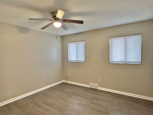 141 N WHITE STATION RD, Memphis, TN 38117