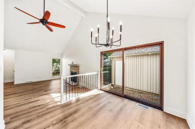 5976 N Kansas Avenue, Gladstone, MO 64119