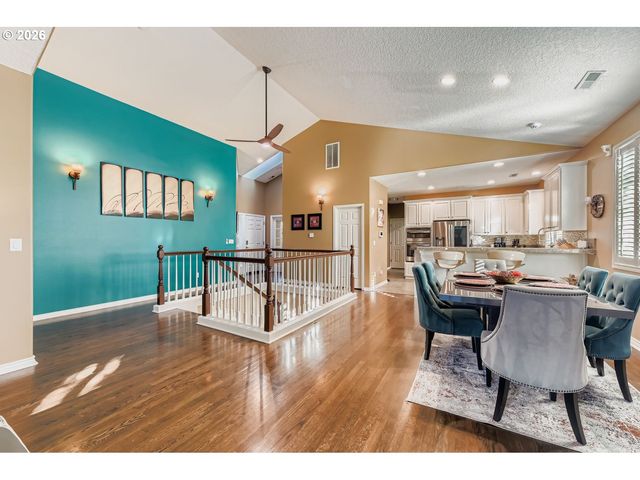 19874 BENNINGTON Ct, West Linn, OR 97068