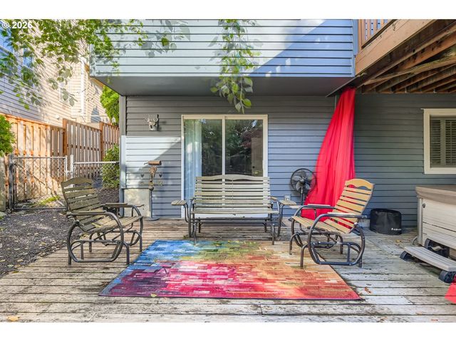 19874 BENNINGTON Ct, West Linn, OR 97068